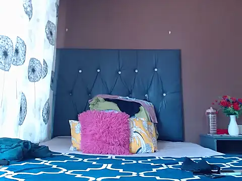 Lovelyboobs01 online show from February 2026 01:03:02 PM