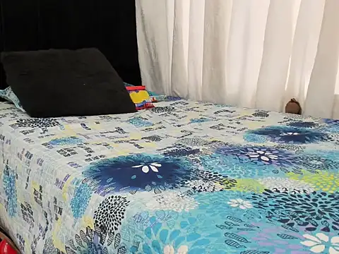 emely garcia online show from October 2025 09:13:01 PM