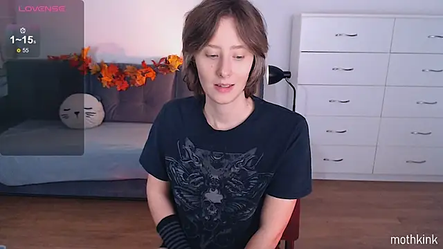 mothkink online show from October 2025 04:53:02 PM