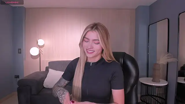 LexieWayne online show from April 2026 06:52:02 PM