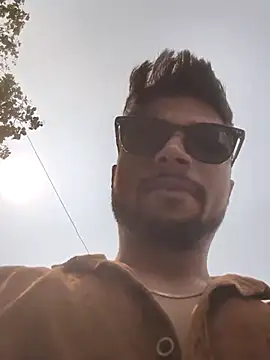 Snapshot of _IRRESISTIBLE_ chatting on March 2026 06:18:01 AM IRRESISTIBLE online show from March 2026 06:18:01 AM