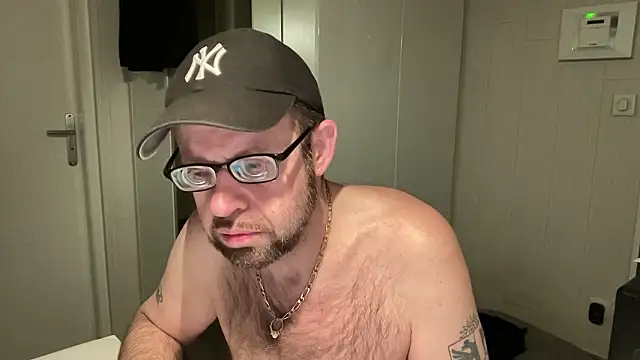 FABIOGLASSES online show from April 2026 11:57:02 PM