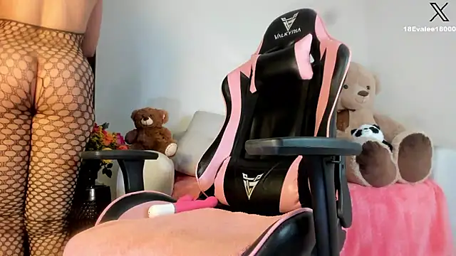 eval lee18 online show from January 2025 01:41:02 AM