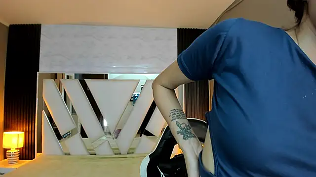 Linda4Petite online show from March 2026 06:22:02 PM