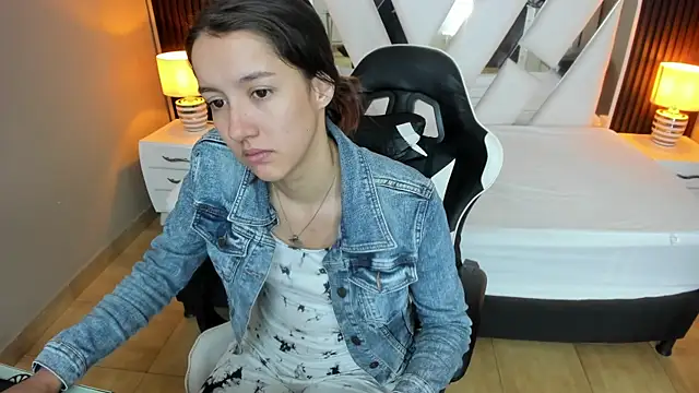 Linda4Petite online show from July 2026 01:15:02 PM