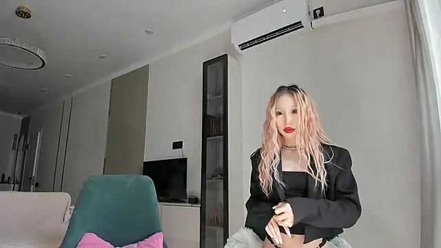 Pupasui02 online show from June 2026 06:52:02 AM