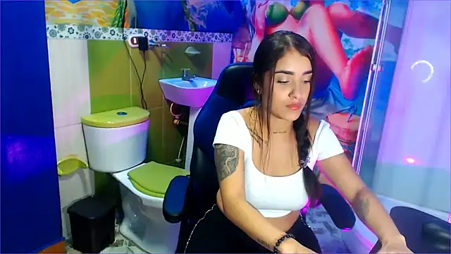 lorensweet77 online show from December 2024 08:03:02 PM