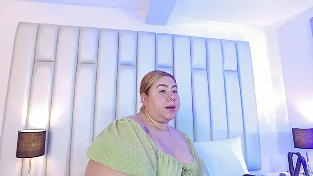 aandreaperez online show from March 2026 11:44:02 AM