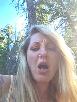 Snapshot of SheIsSomething chatting on July 2026 01:01:01 AM SheIsSomething online show from July 2026 01:01:01 AM