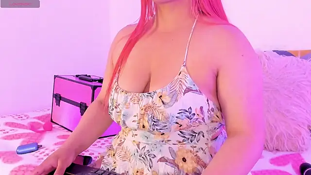 SophieRossi online show from October 2025 01:18:01 PM