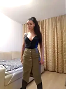 baby sweet girl  online show from April 2026 09:42:02 PM