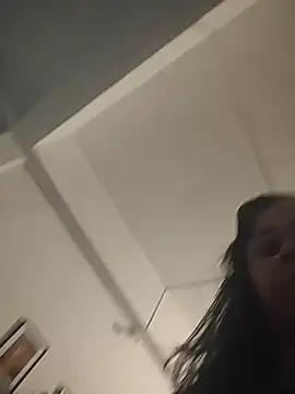 Susannemilf online show from April 2026 02:11:01 AM