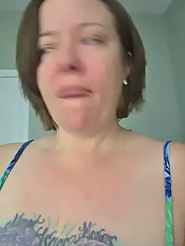 Snapshot of julimonroe chatting on June 2026 09:41:02 AM julimonroe online show from June 2026 09:41:02 AM