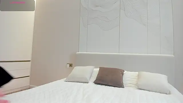 JenniferQueen11 online show from March 2026 09:04:01 AM