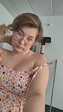 HunnyyLove online show from February 2026 02:21:02 PM