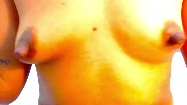 Snapshot of Amy_Ronan chatting on December 2024 09:18:02 PM Amy Ronan online show from December 2024 09:18:02 PM