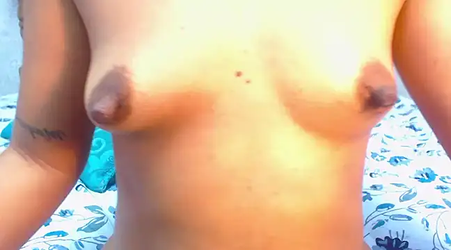 Snapshot of Amy_Ronan chatting on January 2025 06:48:01 PM Amy Ronan online show from January 2025 06:48:01 PM