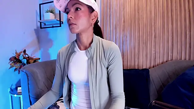 HannaPetit online show from April 2026 12:36:02 PM