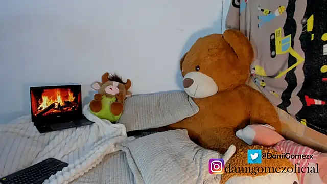 dani rosee online show from July 2026 04:28:02 AM