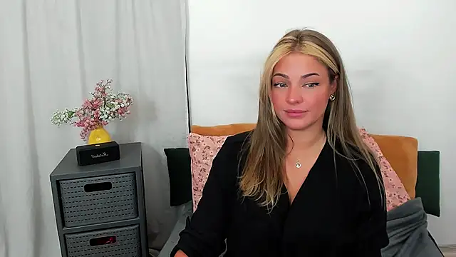LilyBlondee online show from July 2026 10:21:02 AM