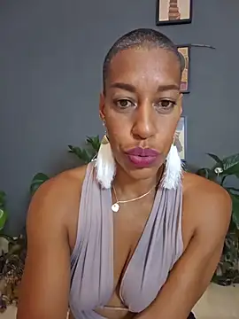 Snapshot of Goldenlace chatting on June 2026 10:31:01 PM Goldenlace online show from June 2026 10:31:01 PM