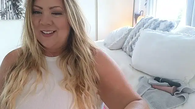 JESS LOVES online show from April 2026 02:58:01 PM