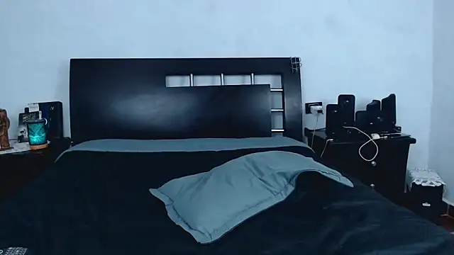 AikoTailor online show from December 2024 01:28:01 PM