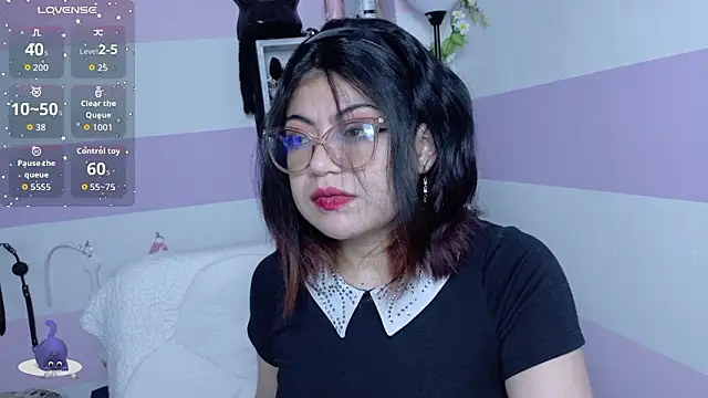 Catwhite  online show from February 2026 07:00:02 PM