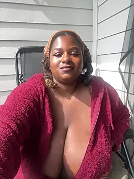 BigFineSelena online show from May 2026 03:07:02 PM