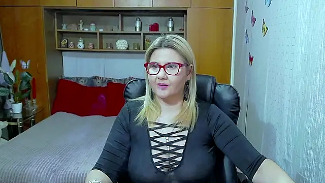 LucilleFenlys online show from March 2026 07:31:01 PM