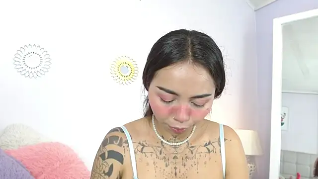 miss soffi  online show from December 2025 12:33:02 PM