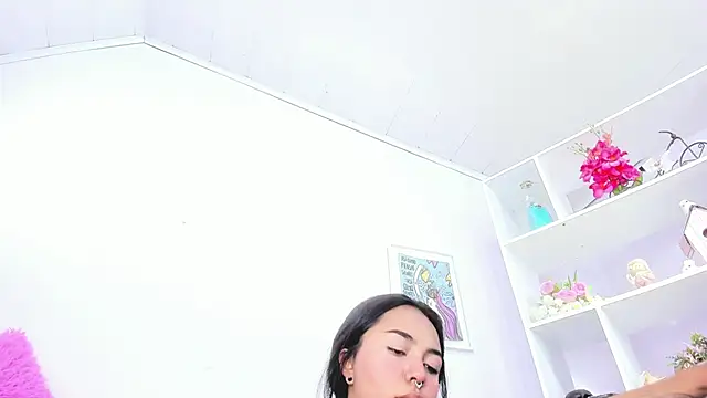 miss soffi  online show from May 2026 06:02:02 PM