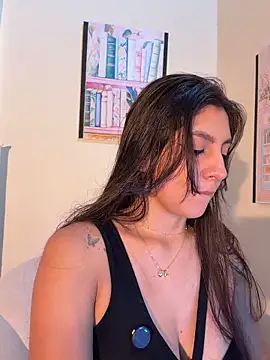 loolla 23 online show from April 2026 11:40:02 PM