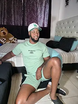 blackdrey18 online show from April 2026 01:30:01 PM