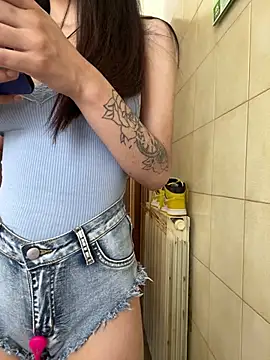L000lita online show from June 2026 09:03:02 AM
