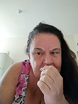 Yaya Mineira online show from March 2026 12:51:02 PM