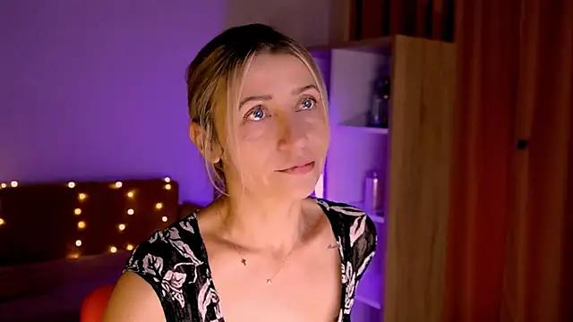 ZoeGrant online show from March 2026 06:55:01 PM