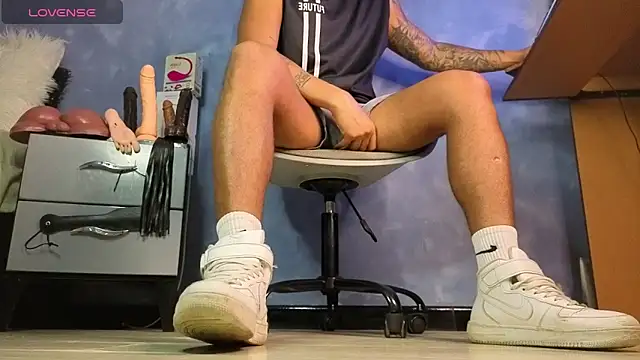 TomLover 12 online show from April 2026 01:29:02 PM