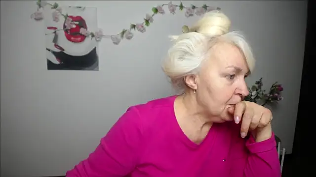 BlondyLeeBest online show from February 2026 07:29:02 PM