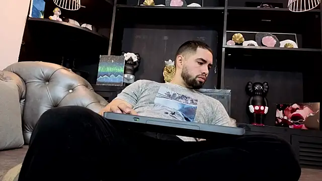 matteosantos online show from April 2026 12:09:02 PM