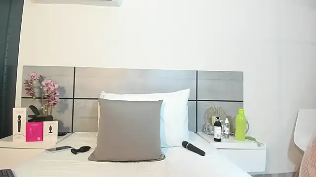 EmmaSmith2 online show from March 2026 02:26:01 AM