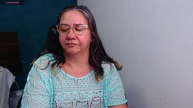 Snapshot of scaelettdubois chatting on June 2026 03:32:02 AM scaelettdubois online show from June 2026 03:32:02 AM