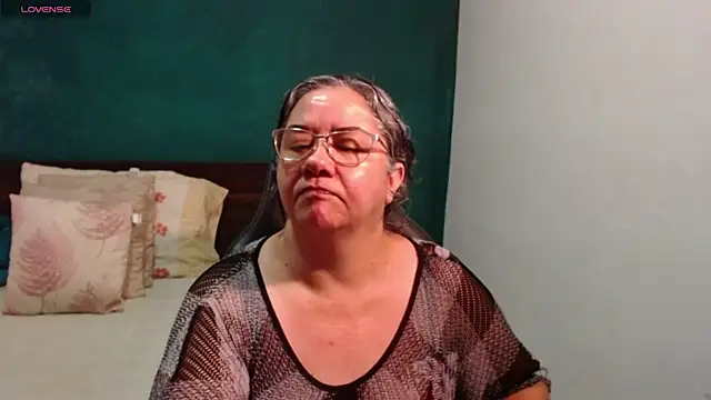 Snapshot of scaelettdubois chatting on July 2026 07:23:01 AM scaelettdubois online show from July 2026 07:23:01 AM