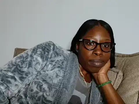 MadamIndigo online show from November 2025 04:01:02 AM