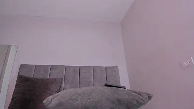 taylor suxx online show from October 2025 03:57:02 PM