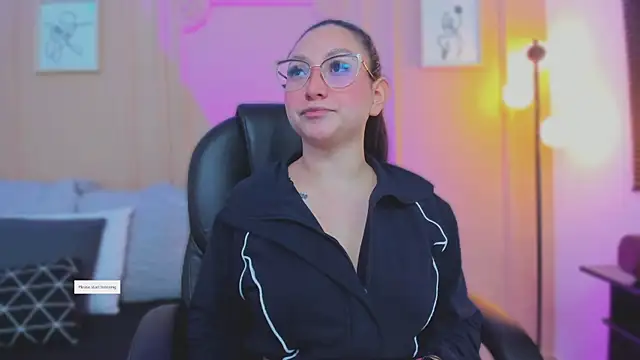 lucy neil online show from March 2026 02:33:02 AM