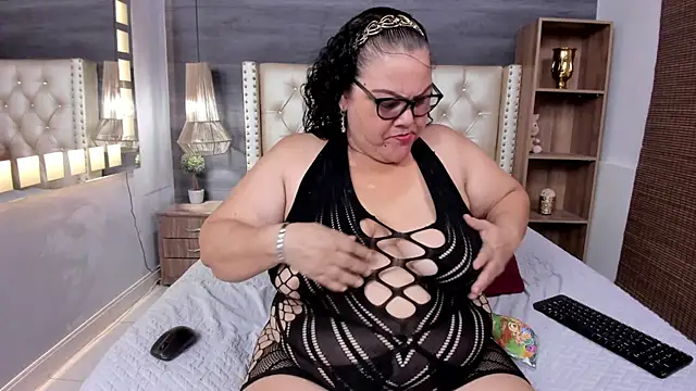 mommy cute online show from July 2026 03:09:01 AM