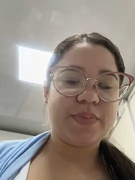 Snapshot of Lucyklein2022 chatting on December 2024 01:22:01 PM Lucyklein2022 online show from December 2024 01:22:01 PM