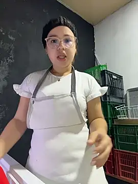 Snapshot of Lucyklein2022 chatting on October 2025 04:51:02 PM Lucyklein2022 online show from October 2025 04:51:02 PM