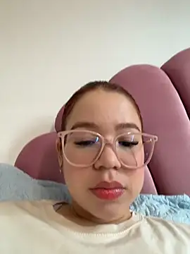 Snapshot of Lucyklein2022 chatting on March 2026 05:41:01 PM Lucyklein2022 online show from March 2026 05:41:01 PM